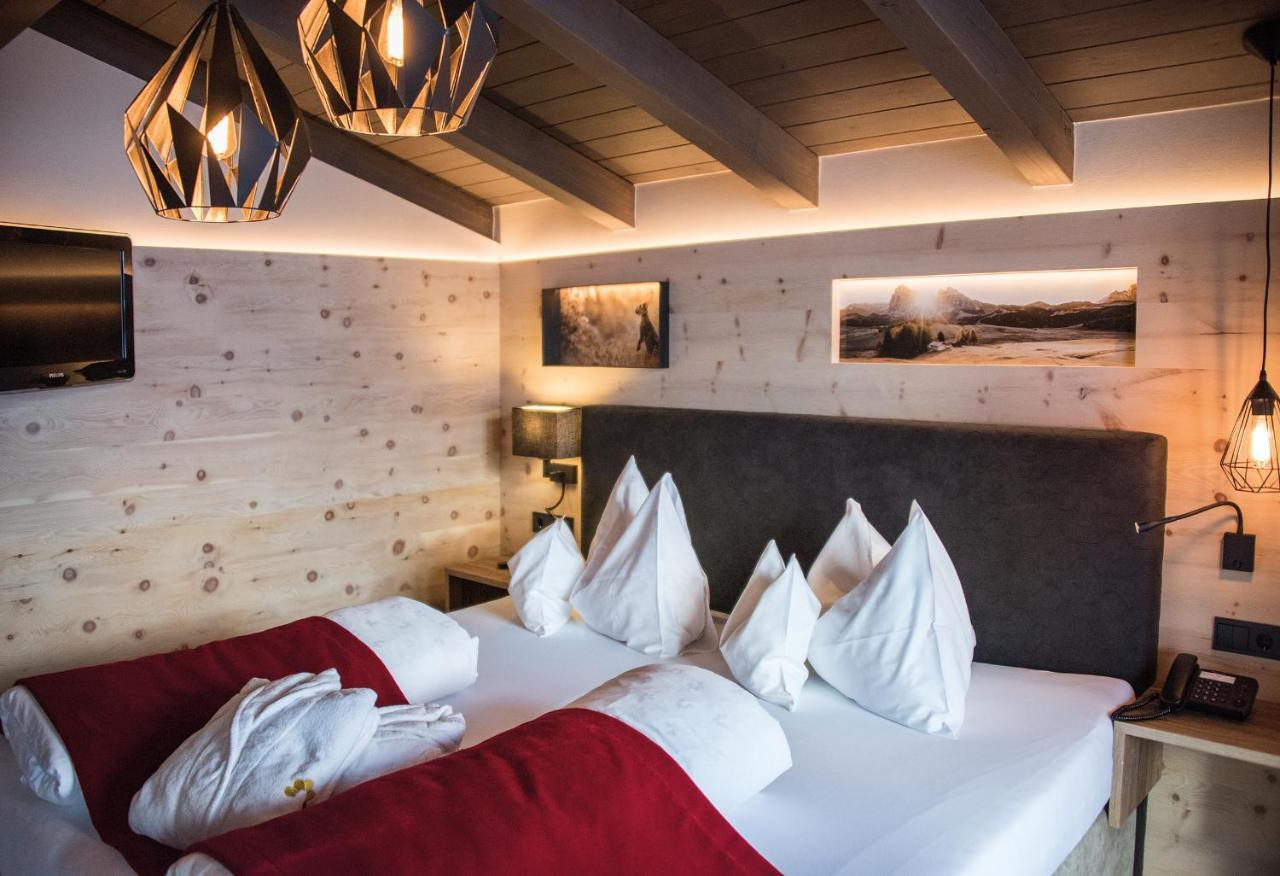 Hotel Goldknopf Alpe Di Siusi Kültér fotó