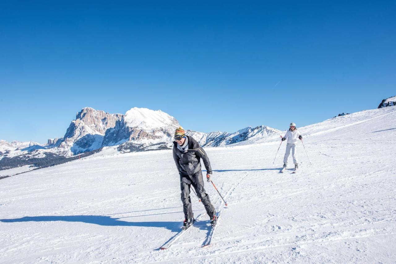 Hotel Goldknopf Alpe Di Siusi Kültér fotó