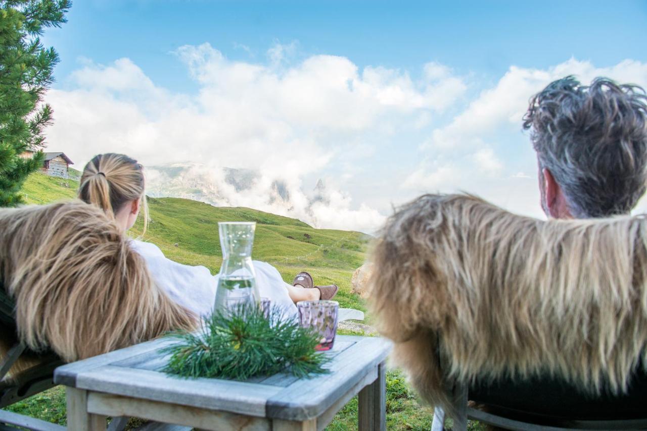 Hotel Goldknopf Alpe Di Siusi Kültér fotó
